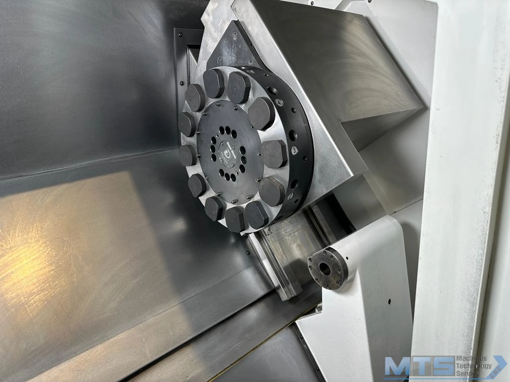 Tokarka CNC Gildemeister CTX 410 z osią C, napędzanymi narzędziami oraz podajnikiem pręta